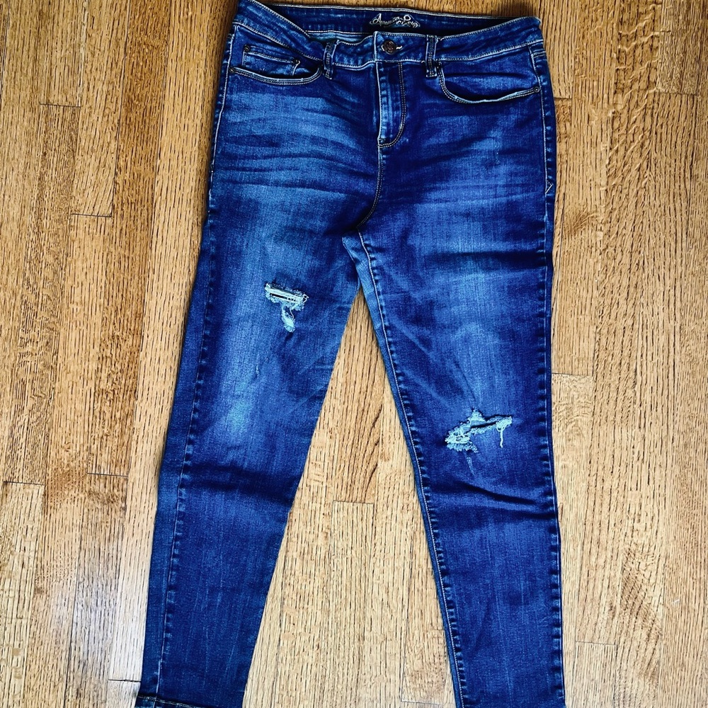 AMERICAN RAG DISTRESSED JEANS